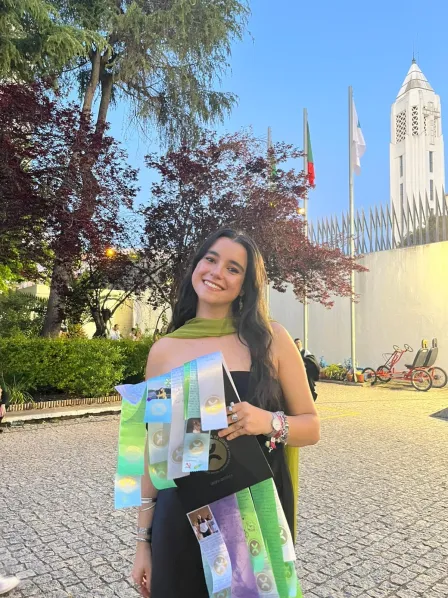 Maria, Explicador(a) de História da Cultura e das Artes para os Exames Nacionais na AcademiaX